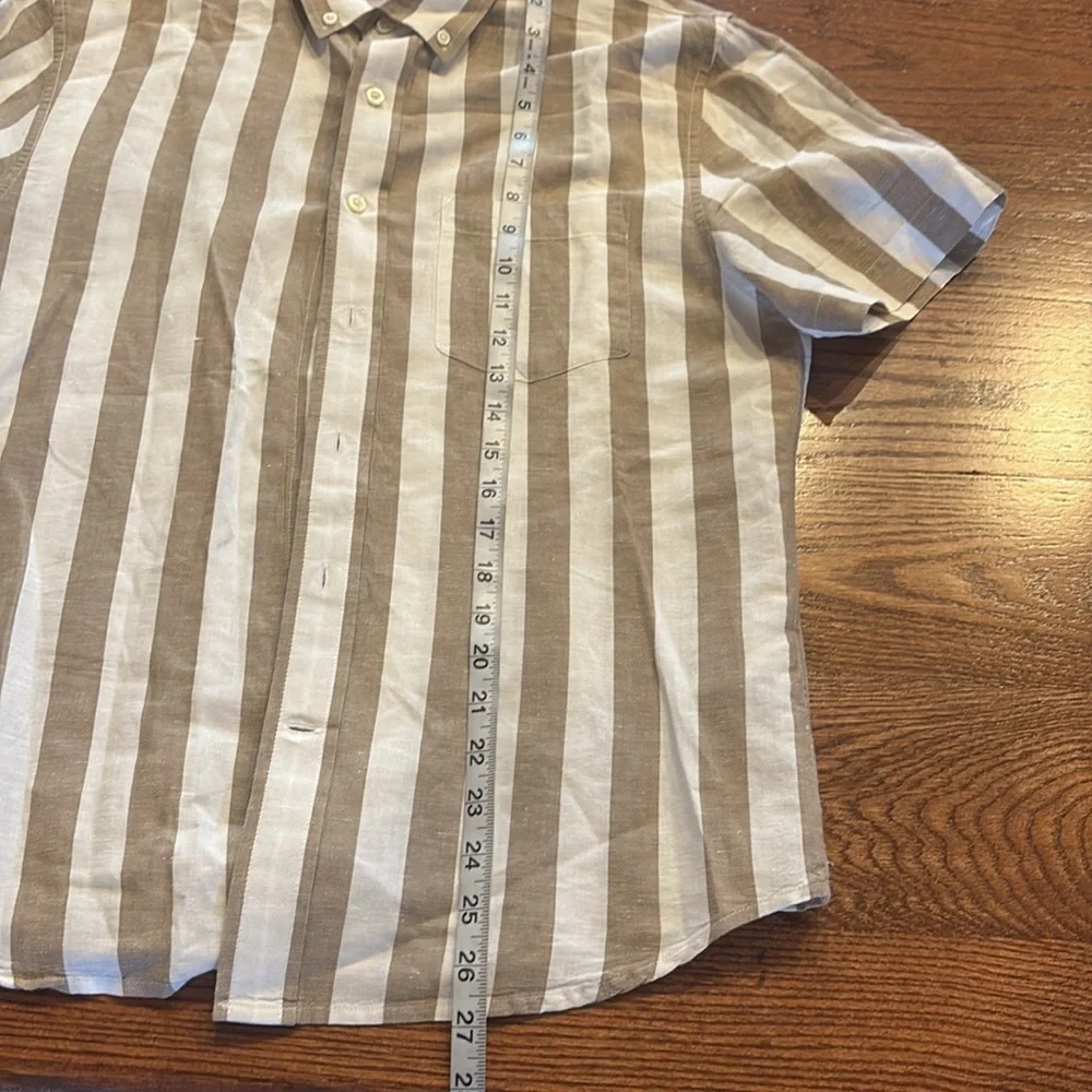 Banana Republic men’s stripe button downn casual camp shirt short sleeve beige S